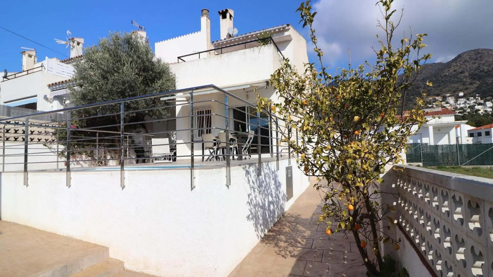 Beautiful Apartment With View Montjoi 0*,  Spain