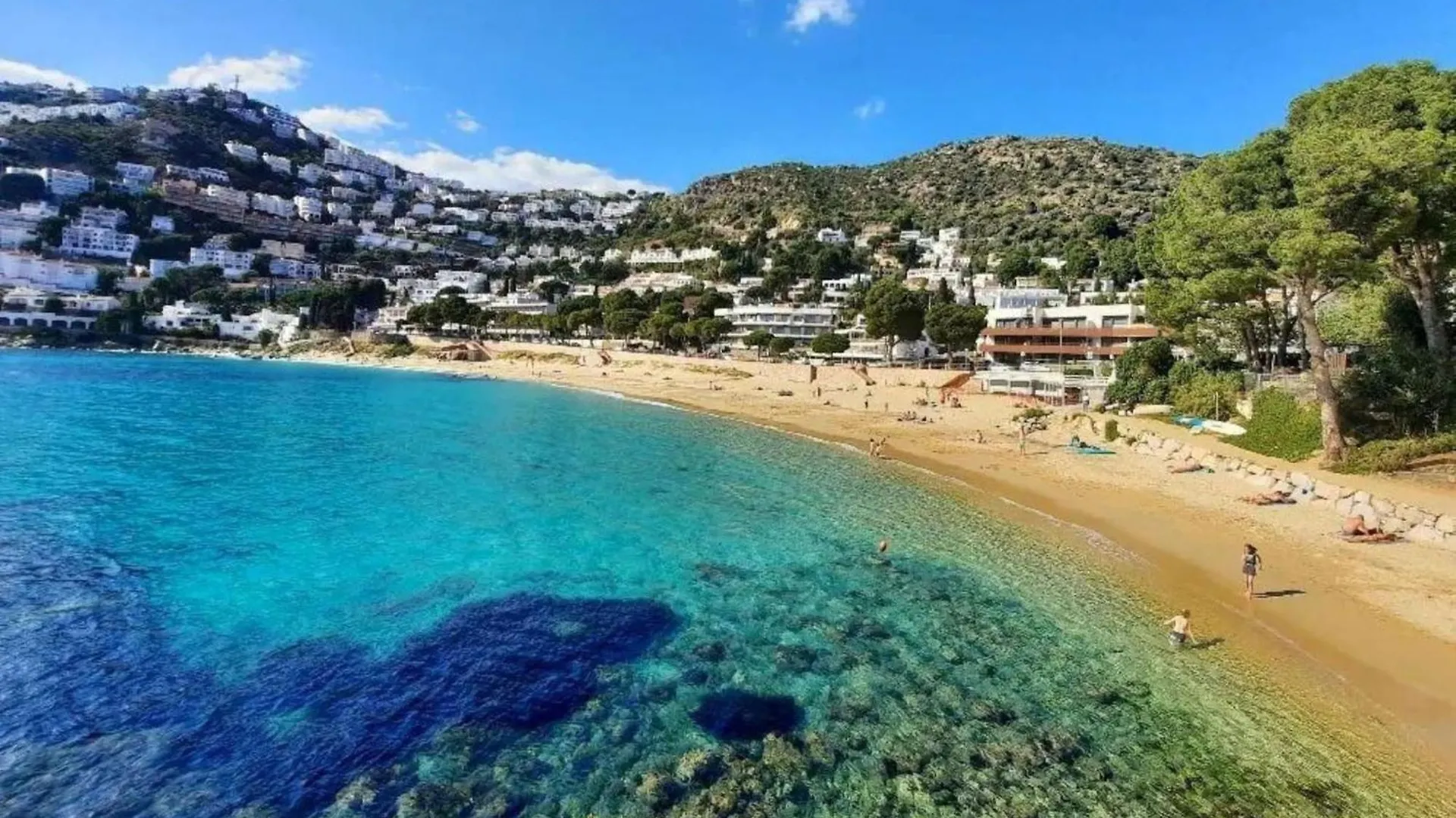 Beautiful Apartment With View Montjoi Holiday home