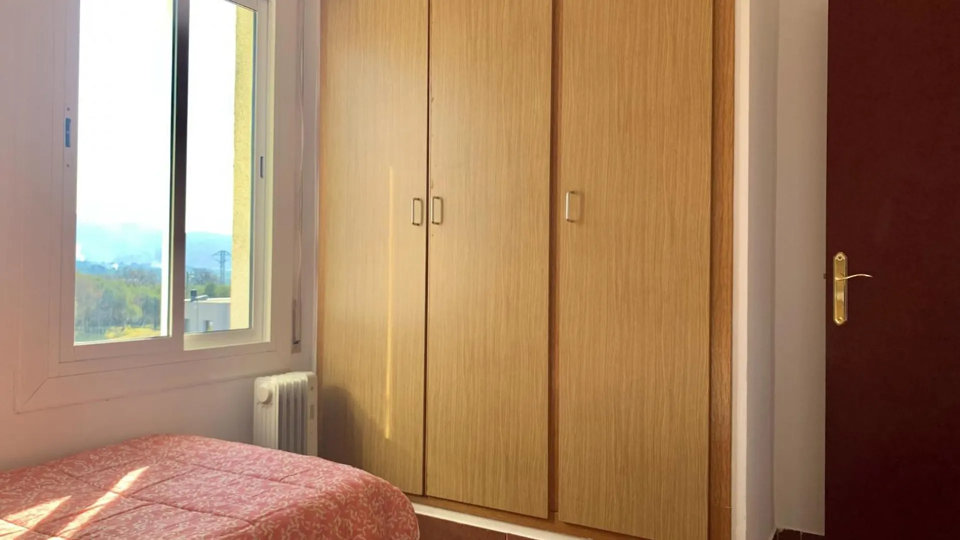 Beautiful Apartment With View Montjoi